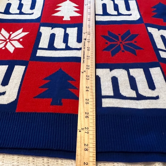 #3467. NFL Team Apparel NY Giants Christmas Sweater. Size L - Picture 7 of 9